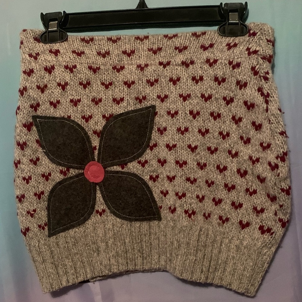 Honeybae Bum Warmer Winter dark grey/red flower skirt M